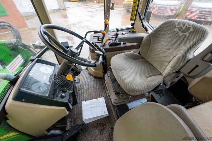 Traktor John Deere 6210