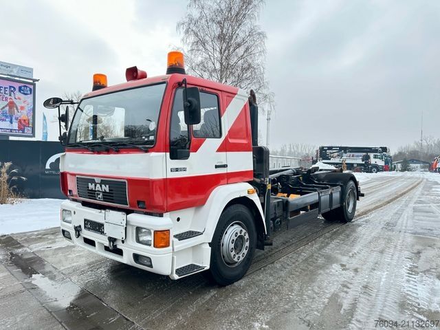 Abrollkipper MAN 18.290 4x2 Abrollkipper KRAN-Vorbereitung
