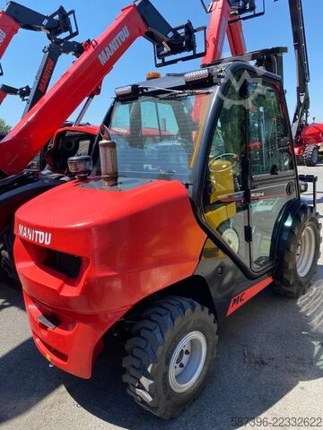 Rough terrain forklift truck Manitou MC30-4