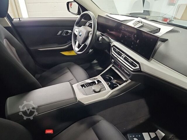 Minibus BMW 318 i Touring Driving Assistant