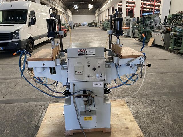 1995 Bacci MOD Zapfenschneidmaschine mit 2 Tischen und 2 Bohrköpfen Bacci MOD