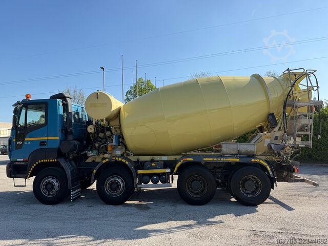 Concrete mixer truck Astra HD9 84.48