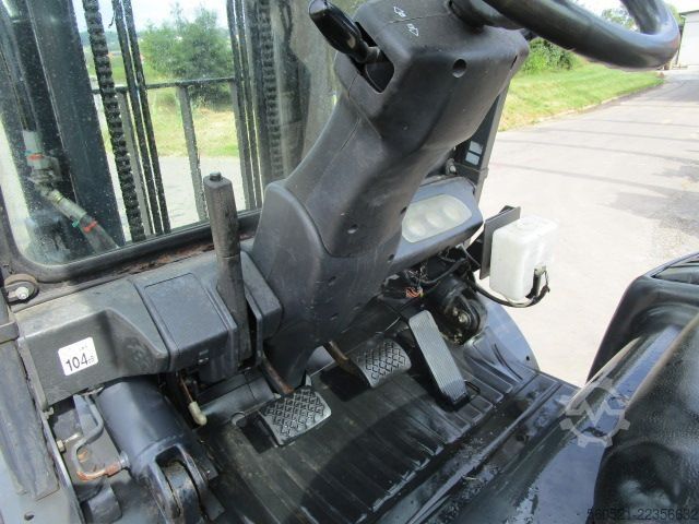 Dieselstapler Doosan D30S-5 -ZINKENVERSTELLER + Seitenschieber