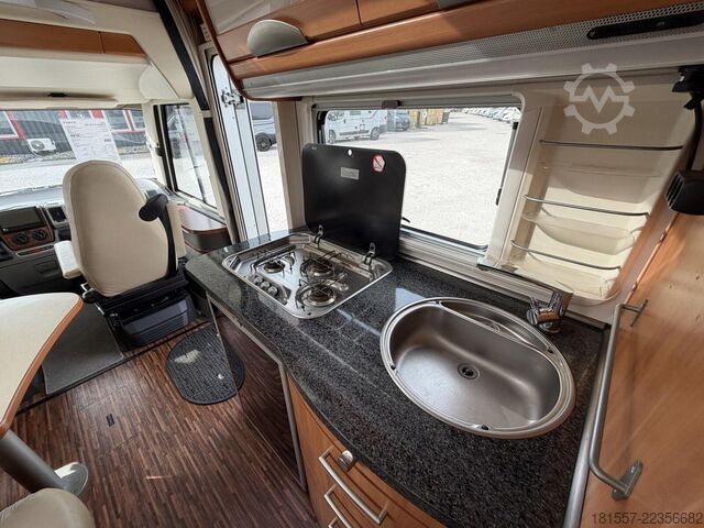 Integriertes Wohnmobil HYMER/ERIBA B-Klasse SL 674 3,0 Ltr. SAT+TV, Solar,