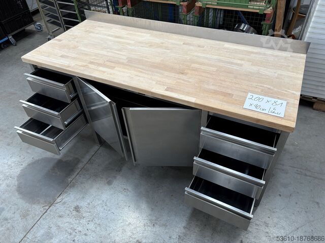 Arbeitstische mit Buchenholzplatte  