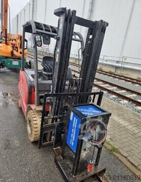 Geländestapler Manitou ME 425 C 2,5 t Elektro