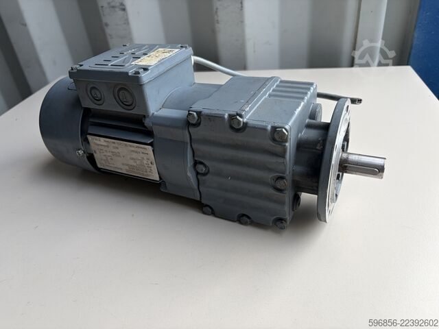 SEW-EURODRIVE RF17 DT63L4/B03 Getriebemotor 0,25 kW 94 U/min 25 Nm i=13,84 mit Bremse SEW-EURODRIVE RF17 DT63L4/B03 Getriebemotor 0,25 kW 94 U/min 25 Nm i=13,84 Bremse SEW-EURODRIVE RF17 DT63L4/B03 Getriebemotor 0,25 kW 94 U/min 25 Nm i=13,84 Bremse