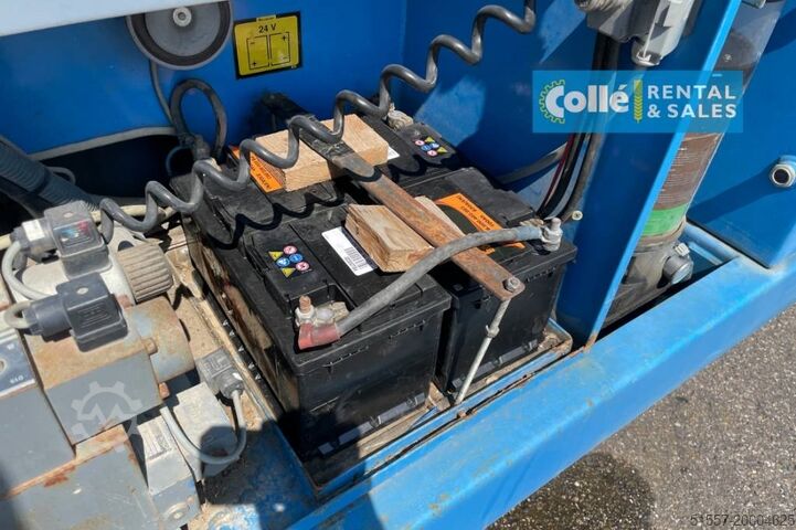 Scherenhebebühne Holland Lift Megastar G-320DL30 4WDS/N | 2006