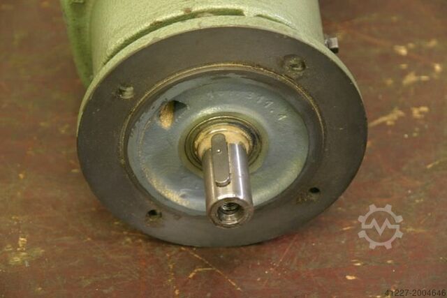 Gear motor 0.75 kW 178 rpm SEW-EURODRIVE RF40DT80N4