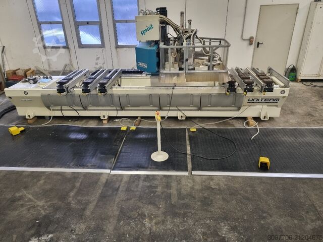 4-Achs CNC-Bearbeitungszentrum UNITEAM SPRINT 4012-M