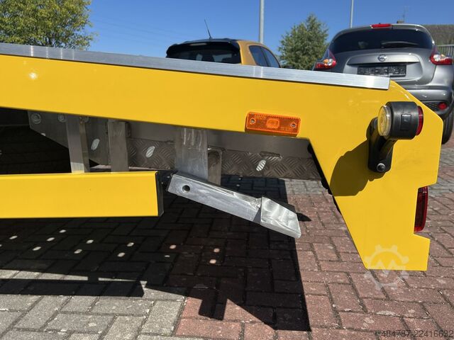 Wrecker IVECO Daily 35S18 HA8 V Navi*LED* Automatik BJ 26-Sofo
