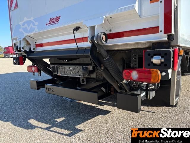 Refrigerator body van Mitsubishi Canter 9C18 THERMOKING