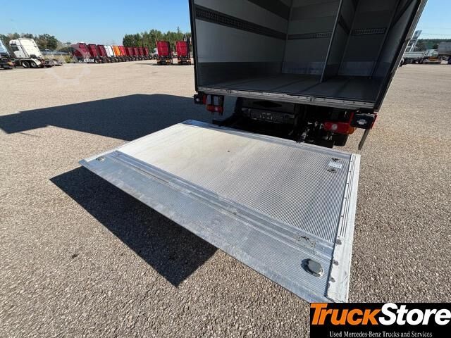 Refrigerator body van Mitsubishi Canter 9C18 THERMOKING