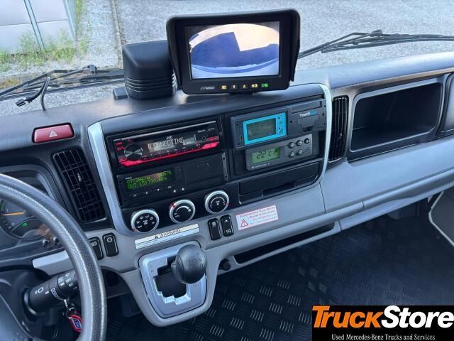 Refrigerator body van Mitsubishi Canter 9C18 THERMOKING