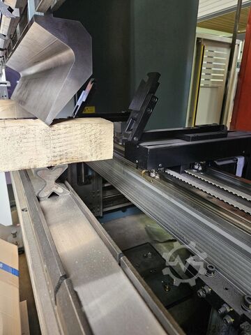 Abkantpresse DURMA AD-S 2060