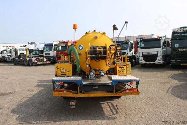 Vacuum truck DAF LF 45.130 + RON 4.000LITER