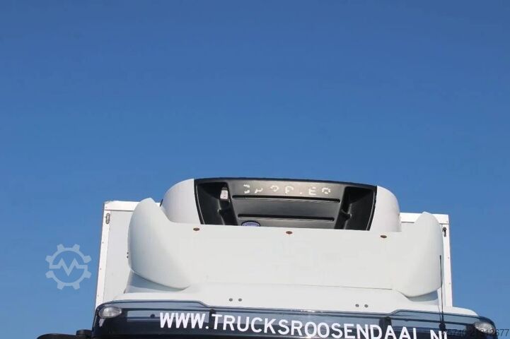 Refrigerated/freezer transport Iveco Stralis 310 + 6X2 EURO 5 + CARRIER  + LIFT