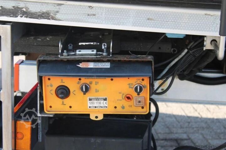 Refrigerated/freezer transport Iveco Stralis 310 + 6X2 EURO 5 + CARRIER  + LIFT