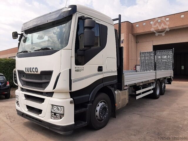 Fahrzeugtransportplattform Iveco AS 260S42