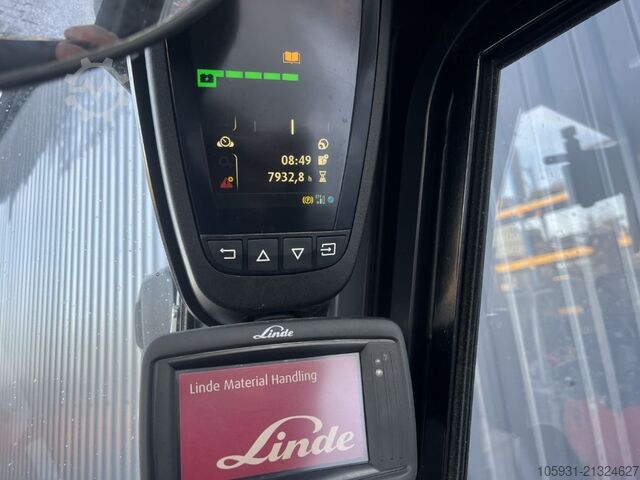 Electric 4-wheel forklift Linde E25-01