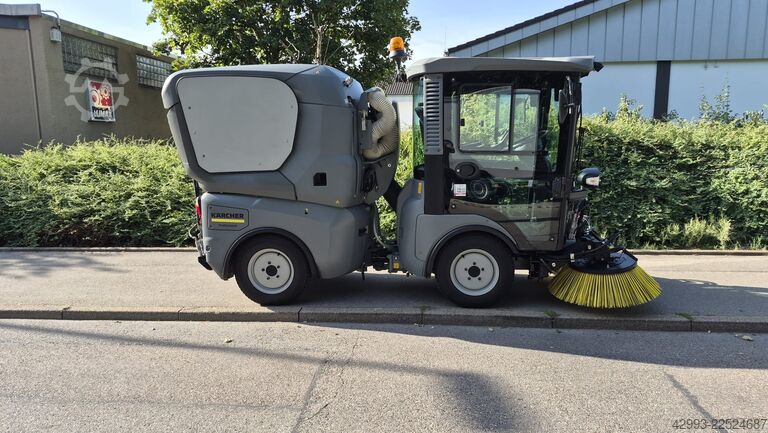 Road sweeper Kärcher MC130