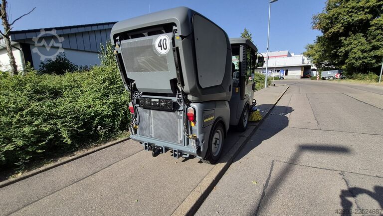 Road sweeper Kärcher MC130