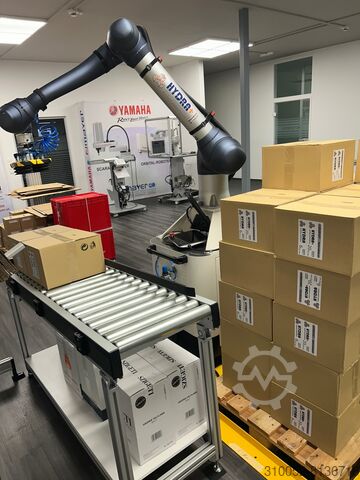 Cobot palletizing system FJ Mayer HYDRA cobot palletizer Vorführmaschine