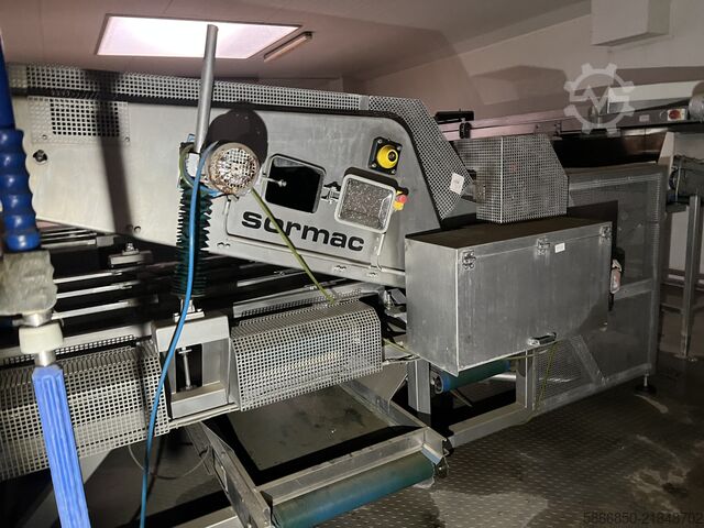 Sormac automatic carrot top remover  