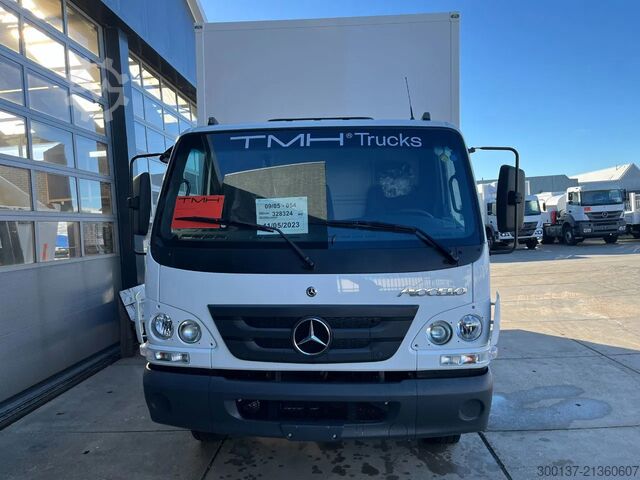 Suitcase Mercedes-Benz Accelo 915 4x2 Closed Cargo Truck