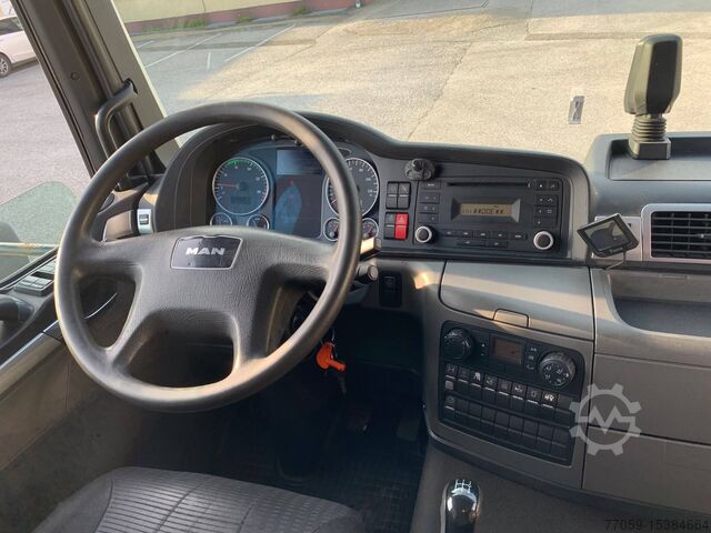 Truck with flatbed & tarpaulin MAN TGM 15.250 4x2 BL + LADEBORDWAND