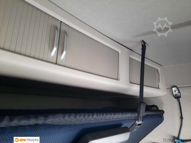 Standard tractor unit VOLVO FH 500 Globe XL I-Park Cool I-Torque 2xTank