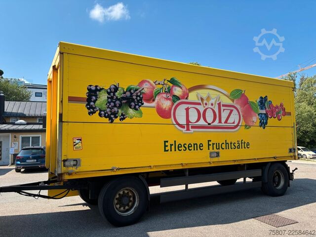 Getränkeanhänger  Schwenkwand Getränke Stapleraufnahme