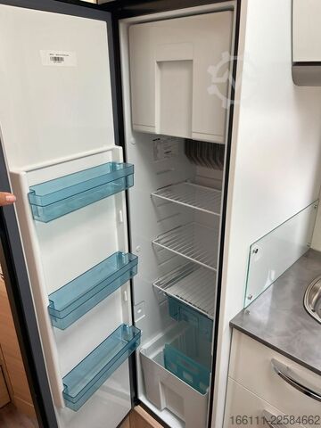 Teilintegriertes Wohnmobil BÜRSTNER Lyseo T 690G  - Einzelbetten -  -