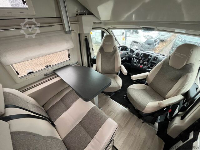 Kastenwagen Wohnmobil / Campervan KARMANN Dexter 550 - Hubbett - Heckbad - Klima -