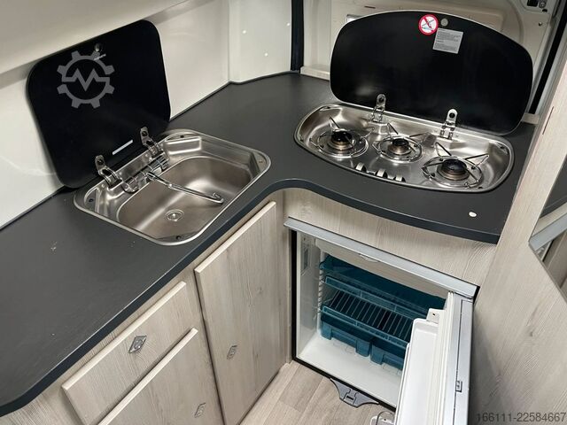Kastenwagen Wohnmobil / Campervan KARMANN Dexter 550 - Hubbett - Heckbad - Klima -