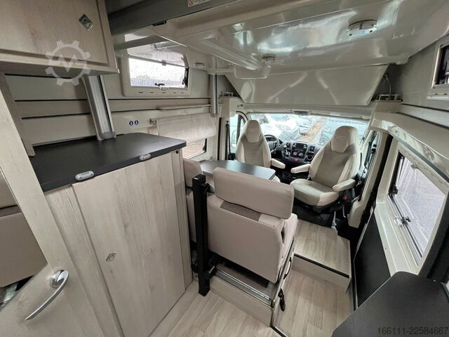 Kastenwagen Wohnmobil / Campervan KARMANN Dexter 550 - Hubbett - Heckbad - Klima -