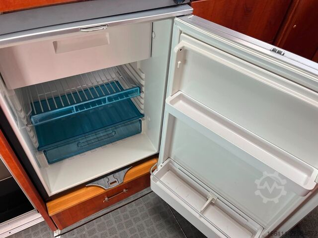 Kastenwagen Wohnmobil / Campervan LA STRADA Nova L - Automatik - Festbett -  -