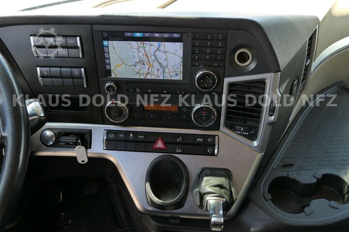 Box truck MERCEDES-BENZ Actros 2548 Koffer Retarder Lift-/Lenkachse LBW