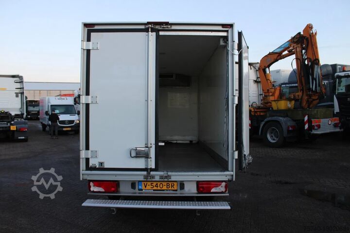 Refrigerated case Mercedes-Benz Sprinter 316 + THERMO KING