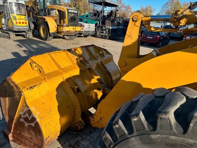 Wheel loader KOMATSU WA 200