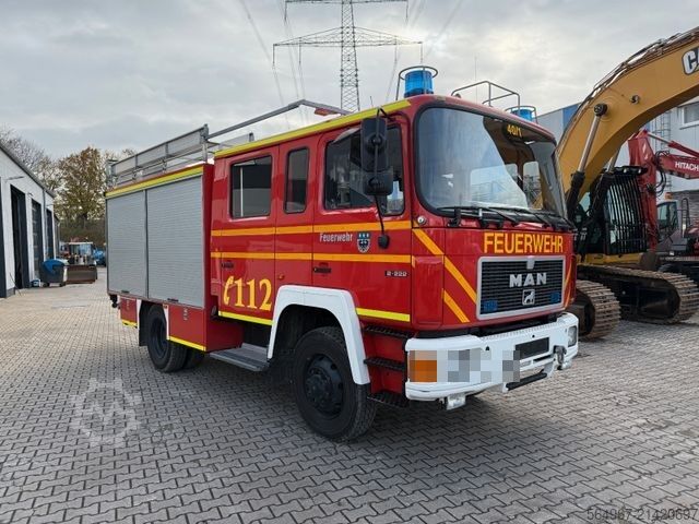 LKW mit Kofferaufbau MAN 12.222 Feuerwehr-LKW LF16 4x4 Allrad Expedition