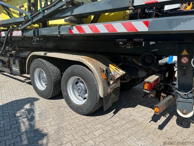 Abrollkipper SCANIA R580 Abrollkipper Flughafenstreufahrzeug 45m