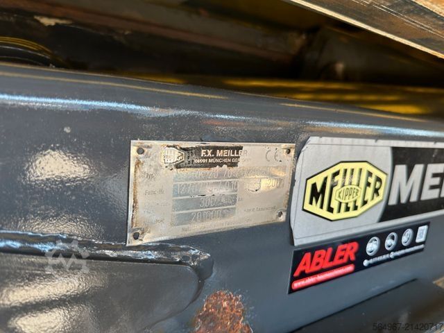 Abrollkipper SCANIA R580 Abrollkipper Flughafenstreufahrzeug 45m