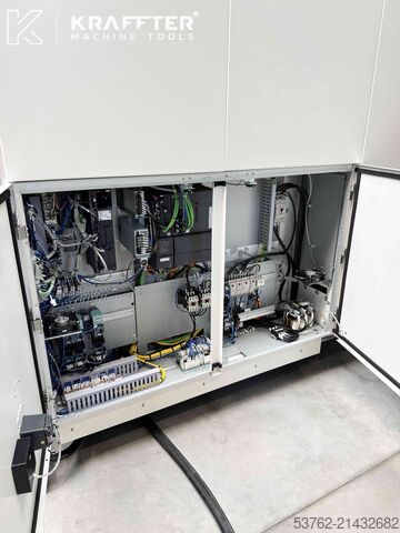 CNC Machining Center Mazak Variaxis C600 Mazak VARIAXIS C-600