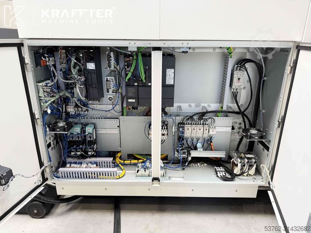 CNC Machining Center Mazak Variaxis C600 Mazak VARIAXIS C-600