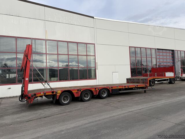 Low loader semitrailer Kässbohrer LB3E  3 Achs Satteltieflader, komplett überfahrbar