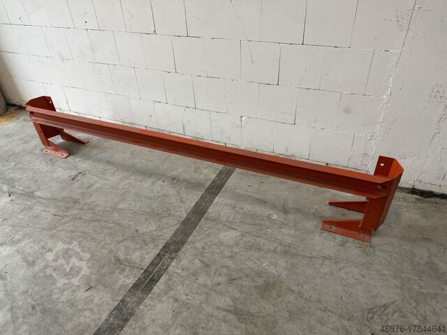 High-bay warehouse Mecalux Anfahrleitplanke f. Doppelregalreihen