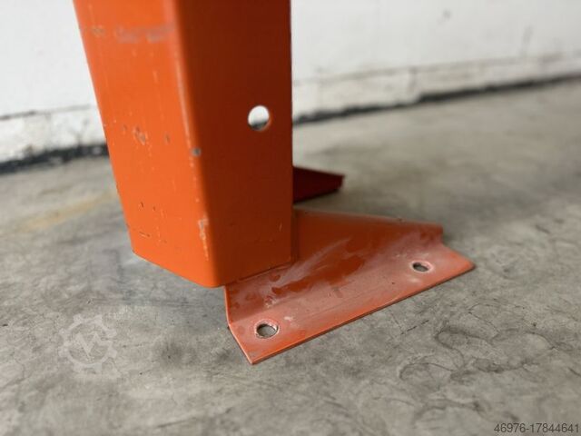 High-bay warehouse Mecalux Anfahrleitplanke f. Doppelregalreihen