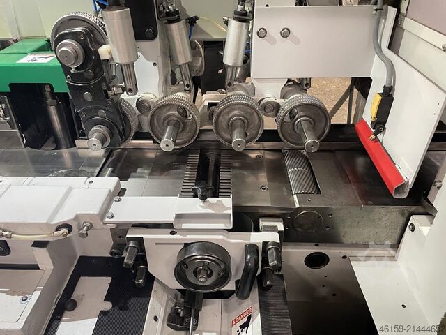 Moulder Weinig Hydromat 1000 with mechanisation