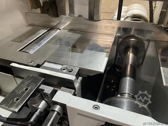 Moulder Weinig Hydromat 1000 with mechanisation
